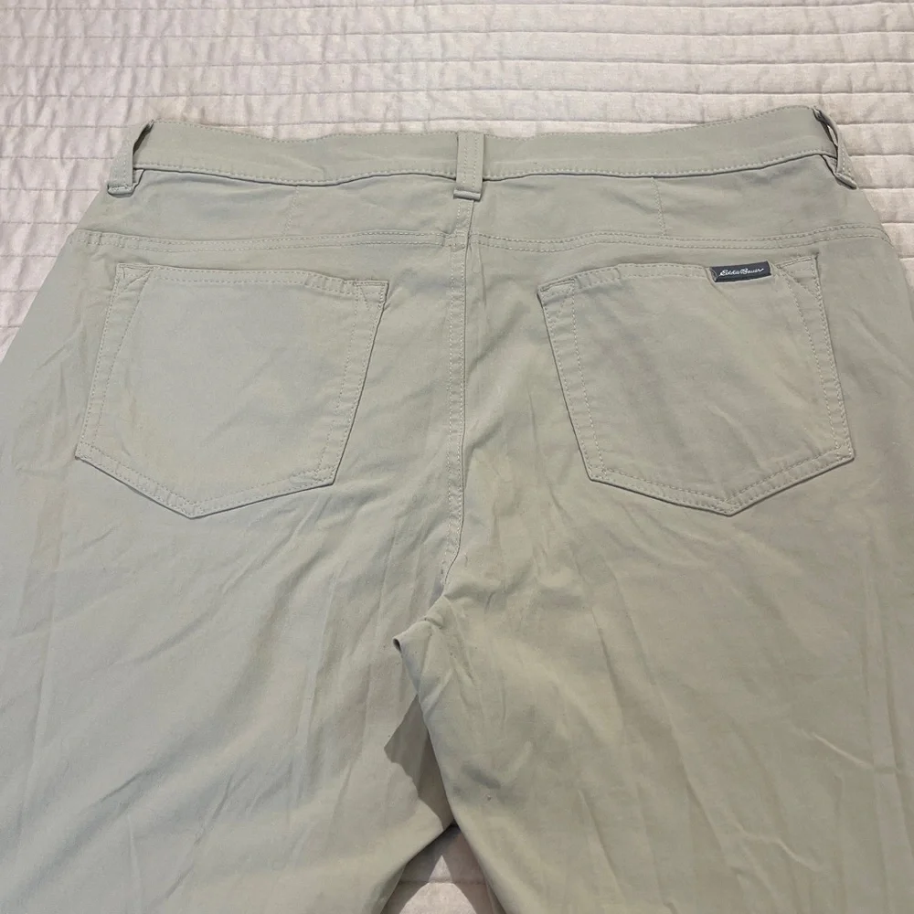 Eddie Bauer TRAVEX Men's KHAKI Light PANTS SIZE 32/32